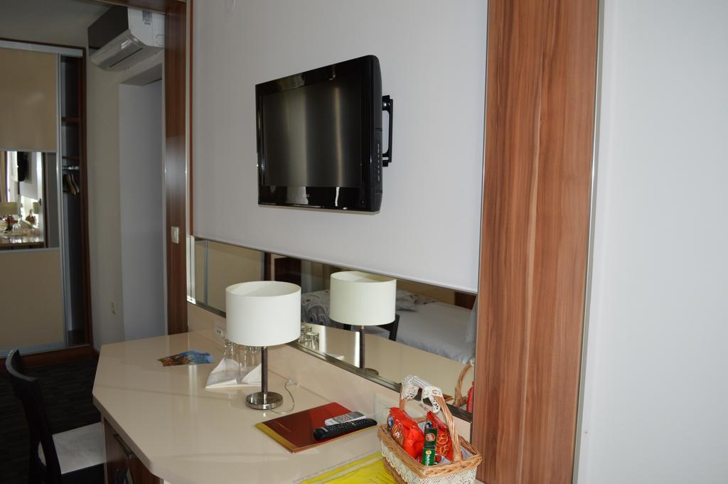 Hotel Lighthouse Igalo Quarto foto