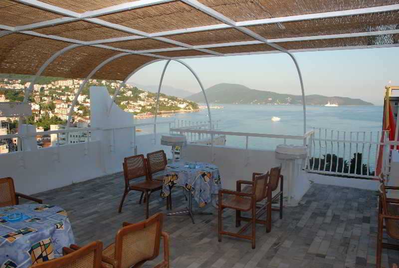 Hotel Lighthouse Igalo Exterior foto